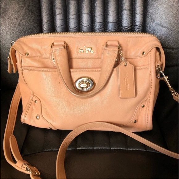 Authentic Coach Legacy Duffle Satchel in Natural Leather - Picture 14 of 16